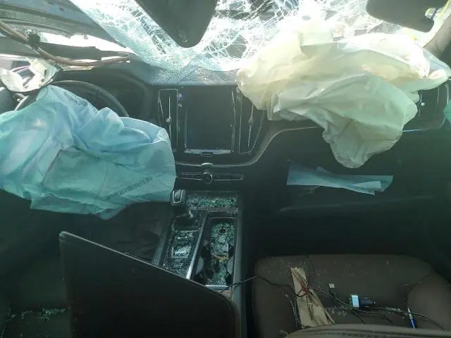 2021 VOLVO XC60 T5 MOMENTUM  