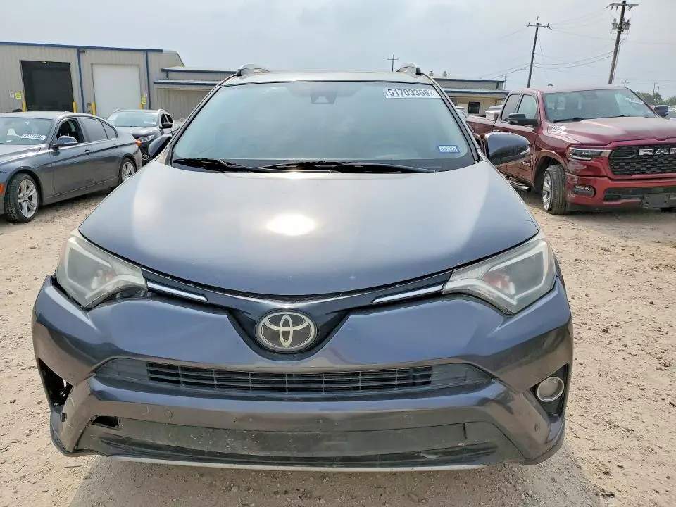 2018 TOYOTA RAV4 XLE  