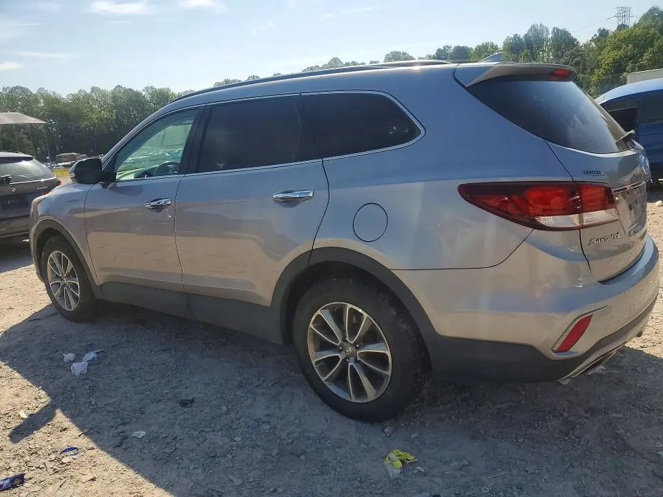 2018 HYUNDAI SANTA FE SE  