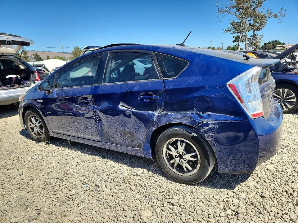 2011 TOYOTA PRIUS THREE  