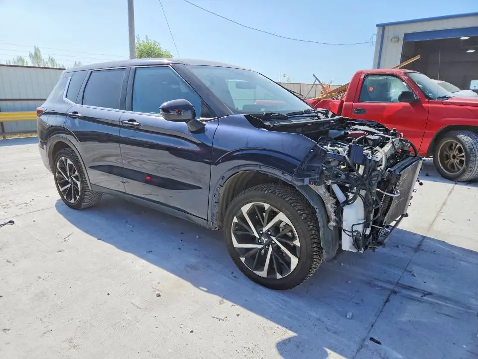 2022 MITSUBISHI OUTLANDER SE  