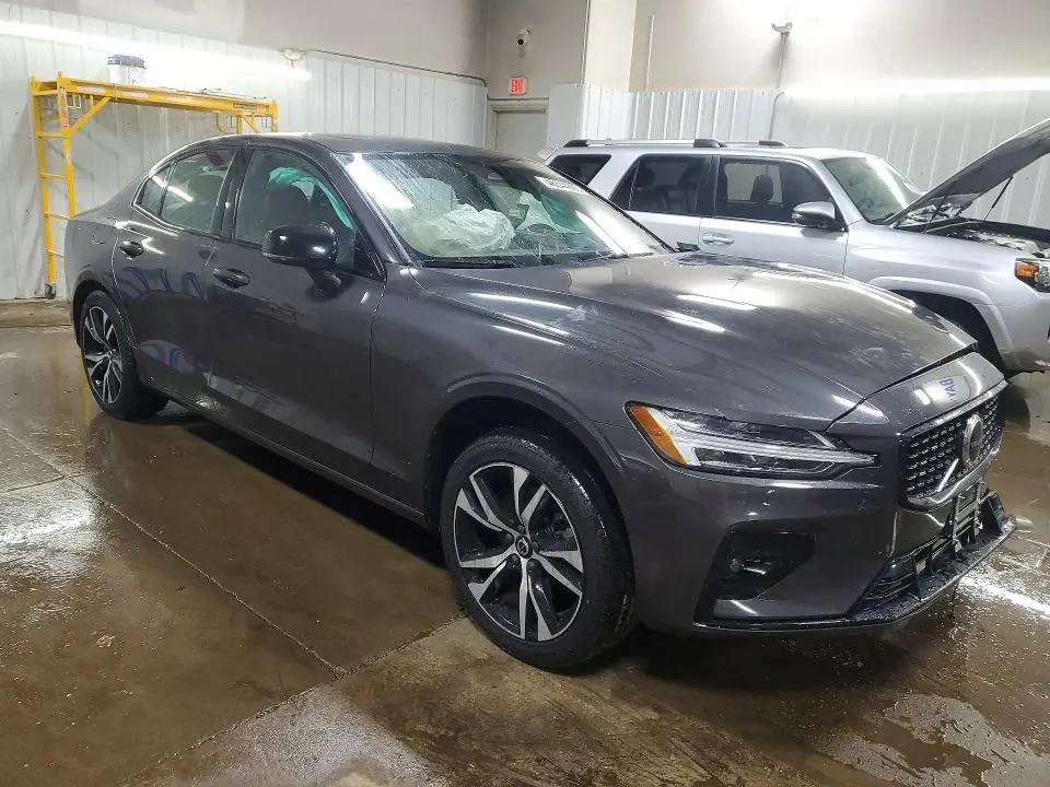2024 VOLVO S60 CORE  