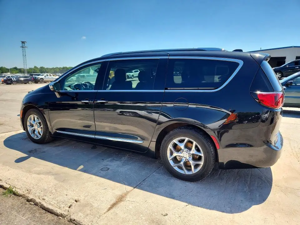 2019 CHRYSLER PACIFICA LIMITED  
