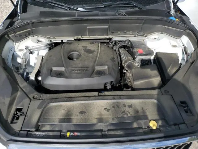 2022 VOLVO XC90 T6 MOMENTUM