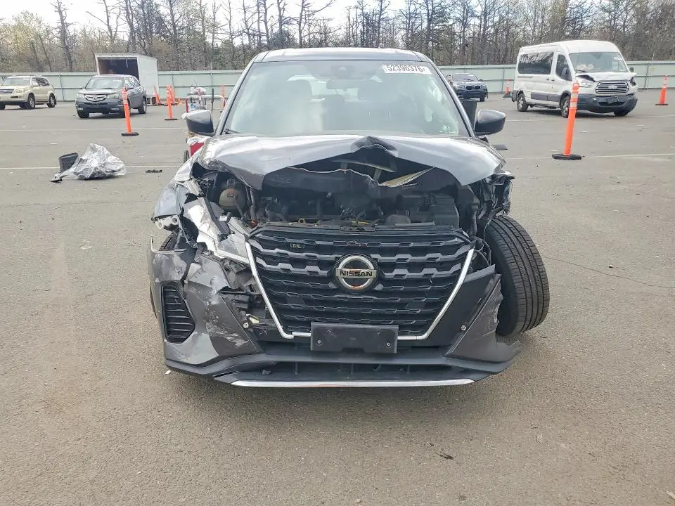 2021 NISSAN KICKS S  