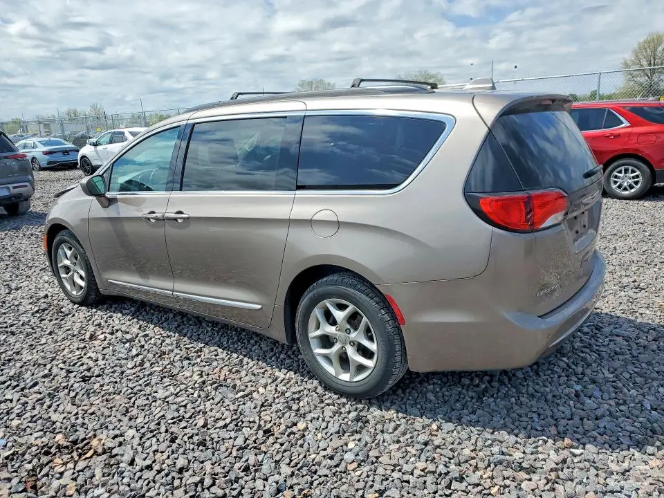 2017 CHRYSLER PACIFICA TOURING L  