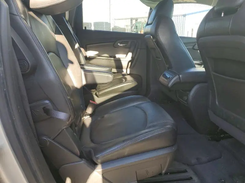 2012 CHEVROLET TRAVERSE LT  