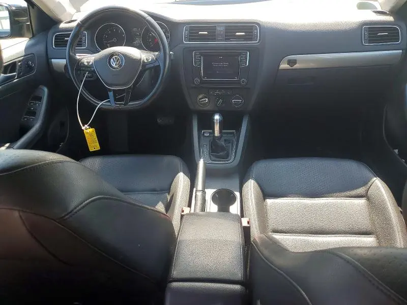 2016 VOLKSWAGEN JETTA SE  