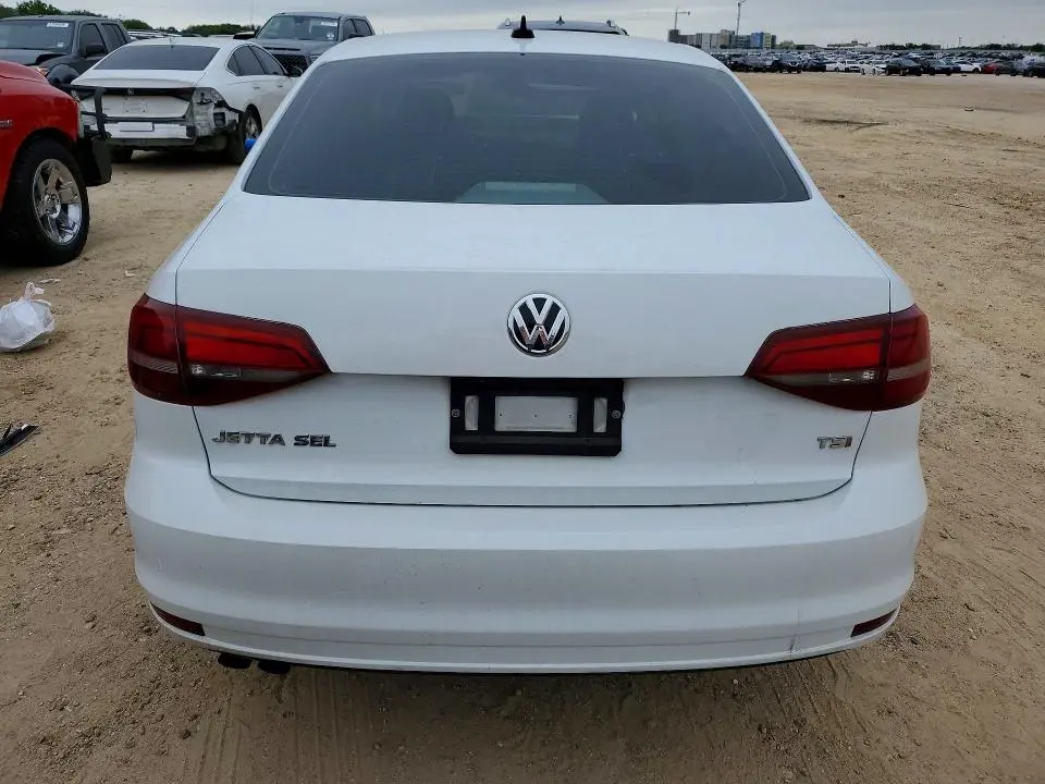 2016 VOLKSWAGEN JETTA SEL  