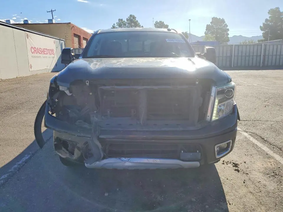 2017 NISSAN TITAN PRO-4X  