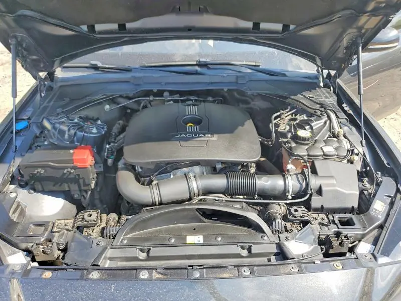 2017 JAGUAR XE PRESTIGE  
