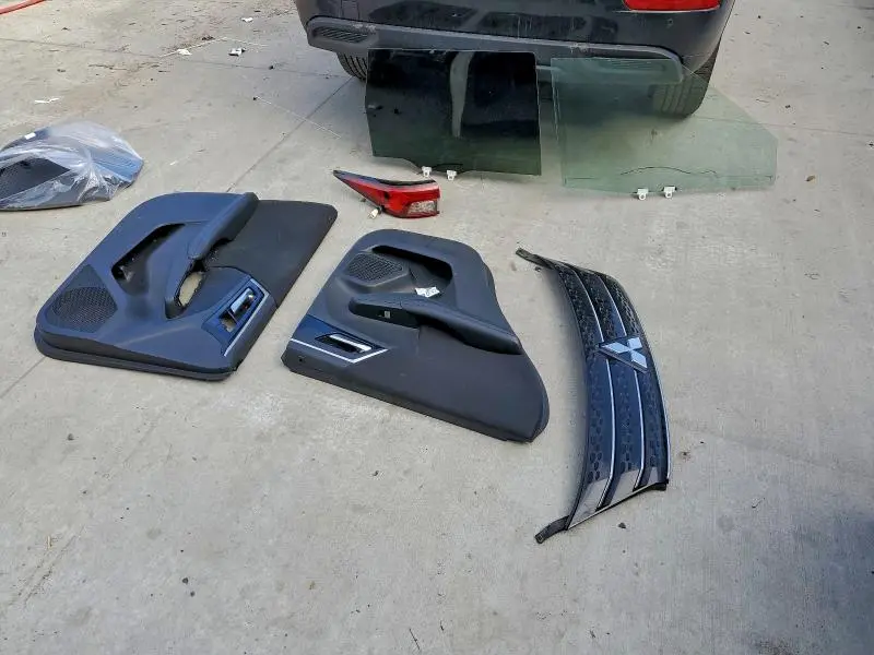 2024 MITSUBISHI OUTLANDER ES  