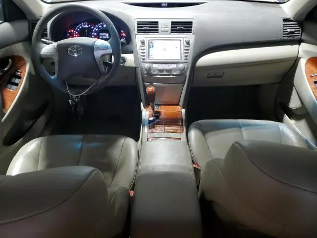 2011 TOYOTA CAMRY SE  