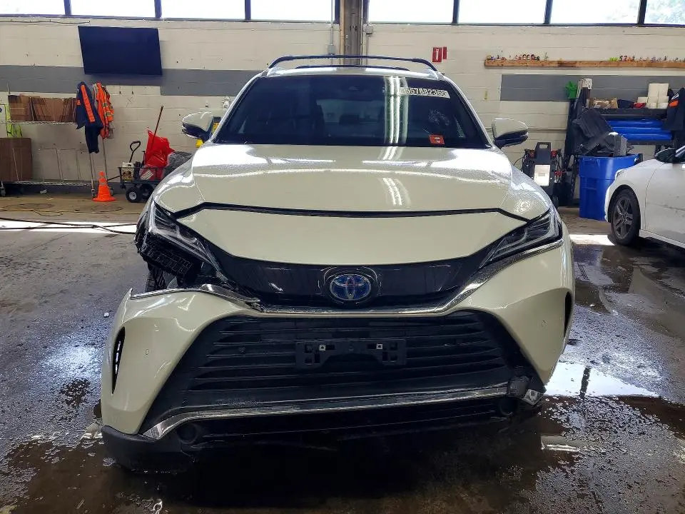 2022 TOYOTA VENZA XLE  