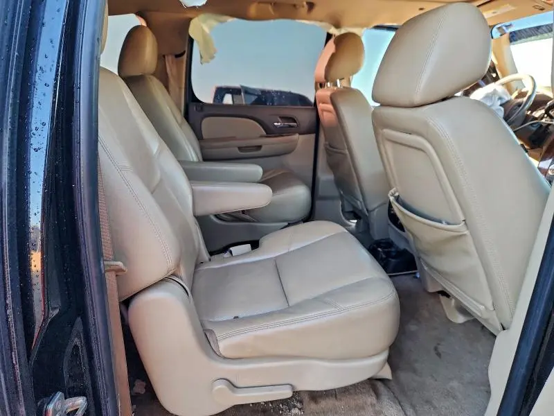 2011 CHEVROLET SUBURBAN C1500 LTZ  