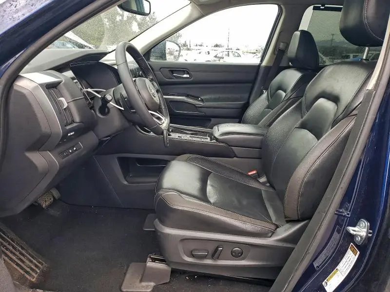 2022 NISSAN PATHFINDER SL  