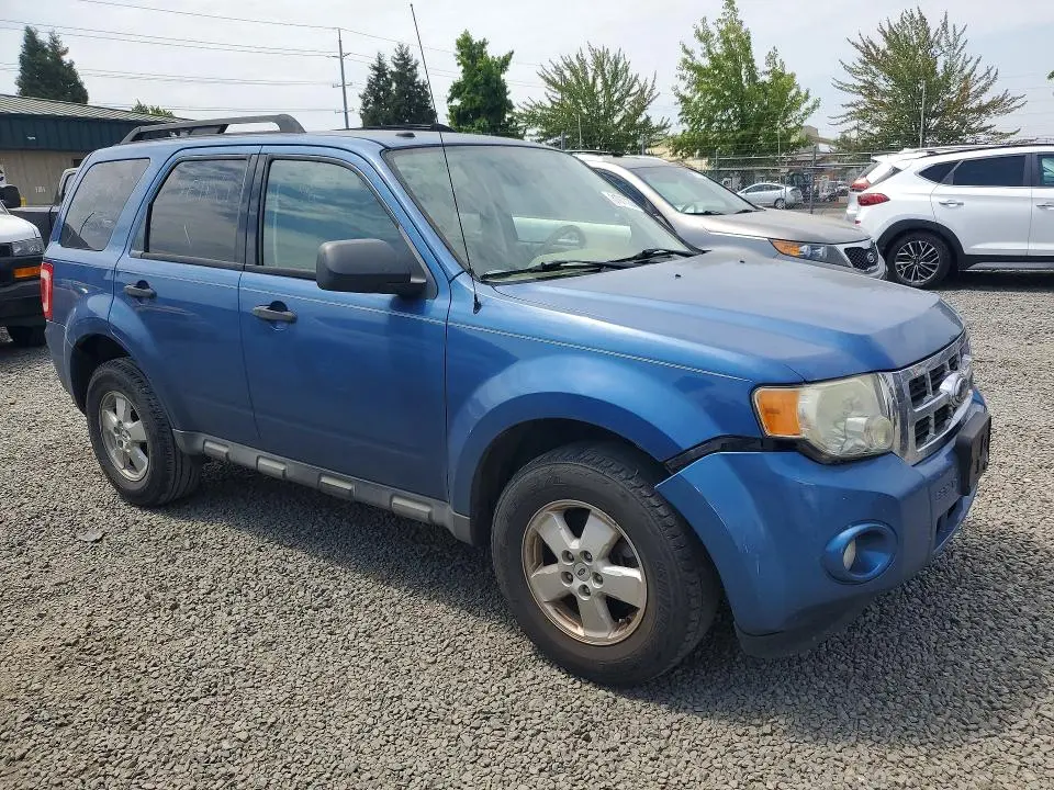 2010 FORD ESCAPE XLT  