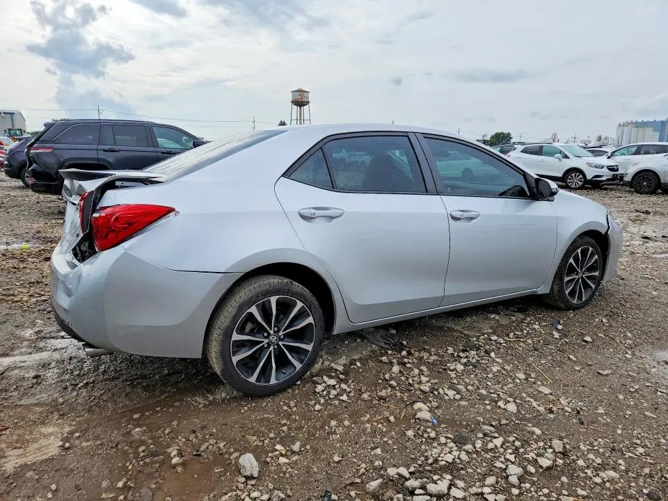 2017 TOYOTA COROLLA SE  