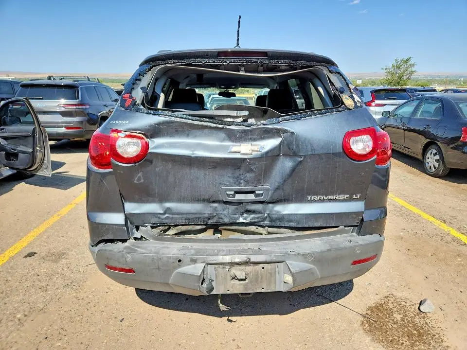 2011 CHEVROLET TRAVERSE LT  