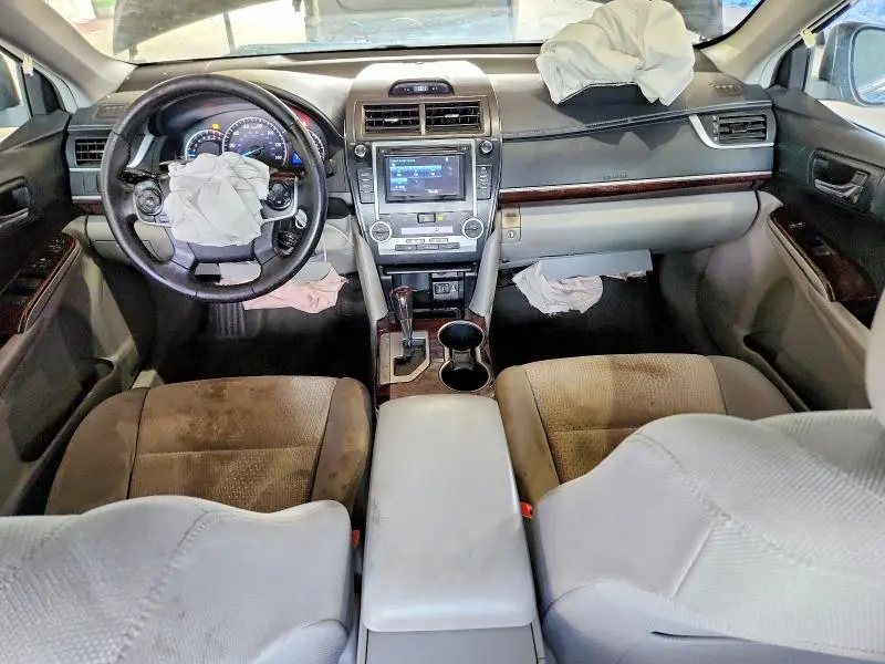 2014 TOYOTA CAMRY XLE  