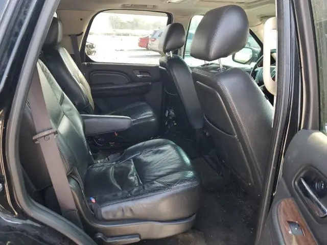 2012 CADILLAC ESCALADE LUXURY  
