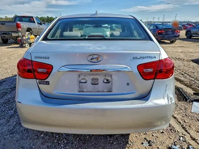 2010 HYUNDAI ELANTRA   