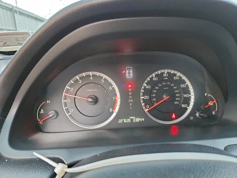 2011 HONDA ACCORD LX  