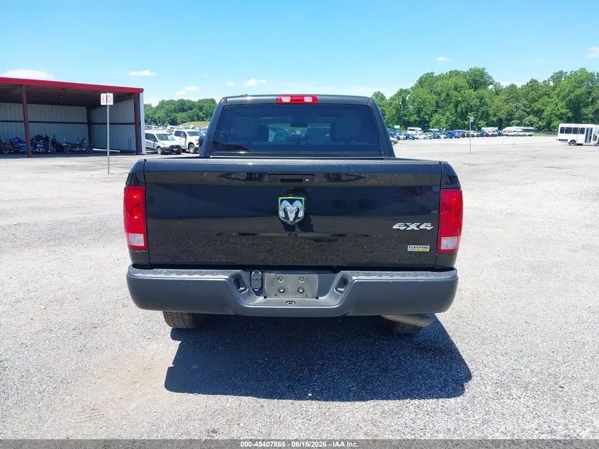 2017 RAM 1500 TRADESMAN  4X4 5'7 BOX