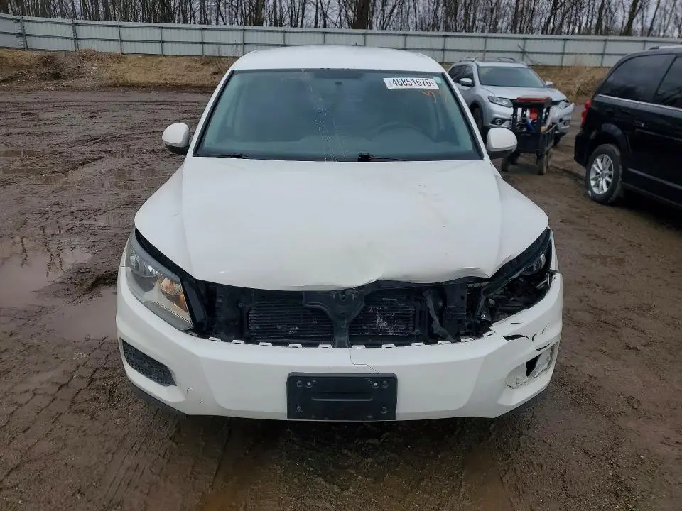 2013 VOLKSWAGEN TIGUAN S  