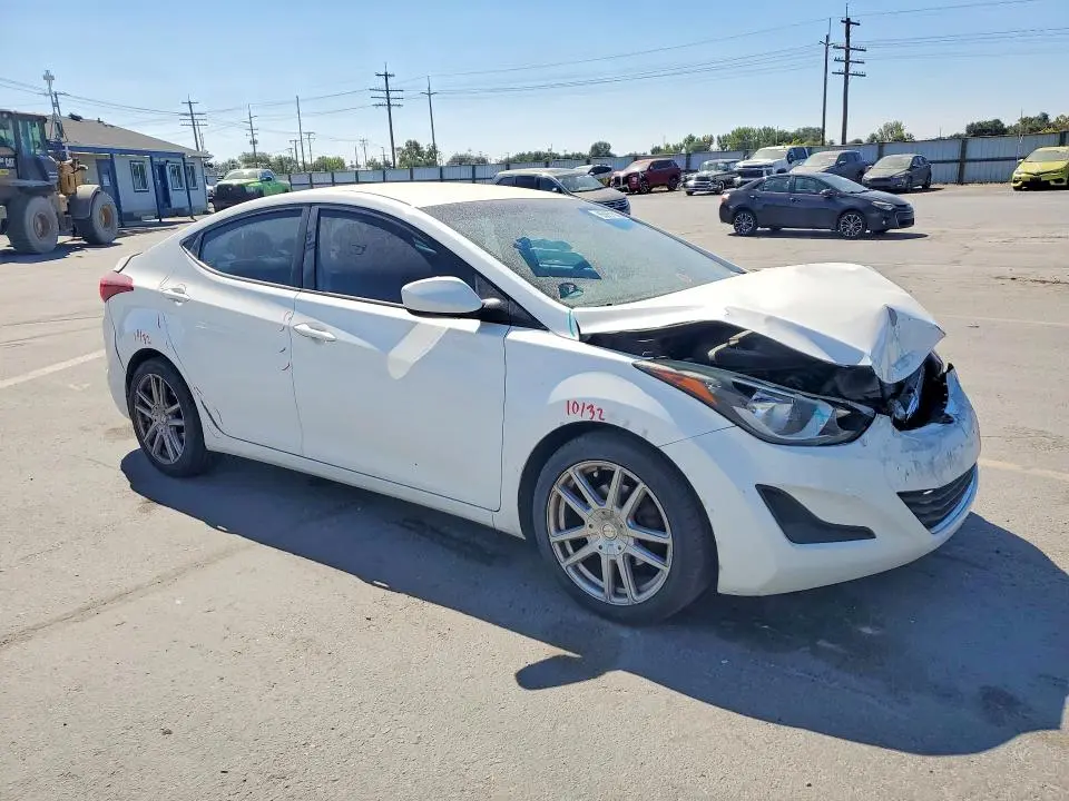 2014 HYUNDAI ELANTRA SE  