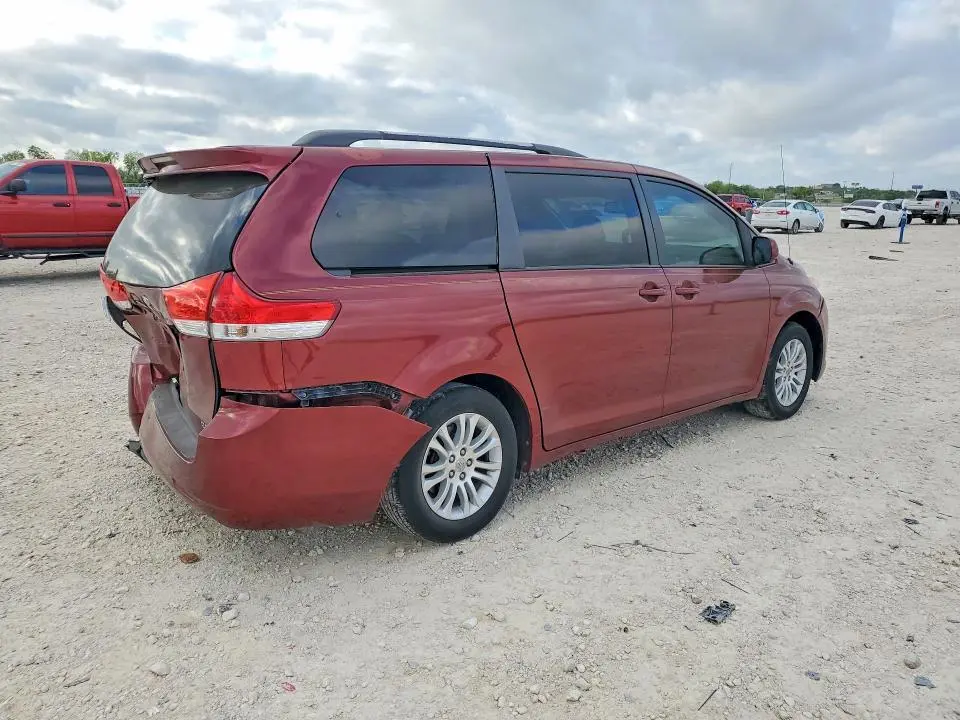 2011 TOYOTA SIENNA XLE 8-PASSENGER  