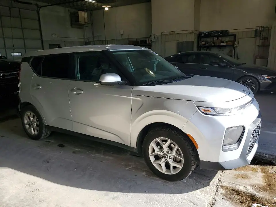 2021 KIA SOUL S  
