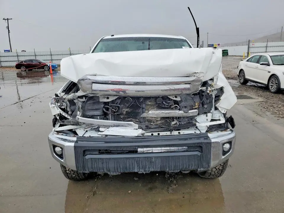 2016 TOYOTA TUNDRA SR5  