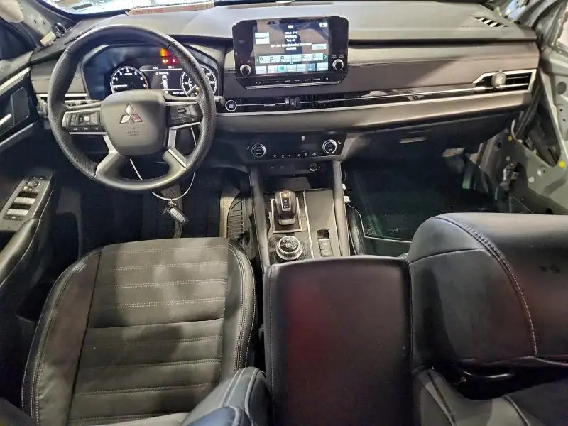 2023 MITSUBISHI OUTLANDER SE  