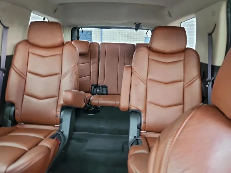 2016 CADILLAC ESCALADE LUXURY  