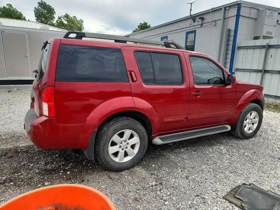 2011 NISSAN PATHFINDER S  