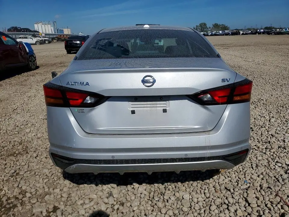 2022 NISSAN ALTIMA SV  