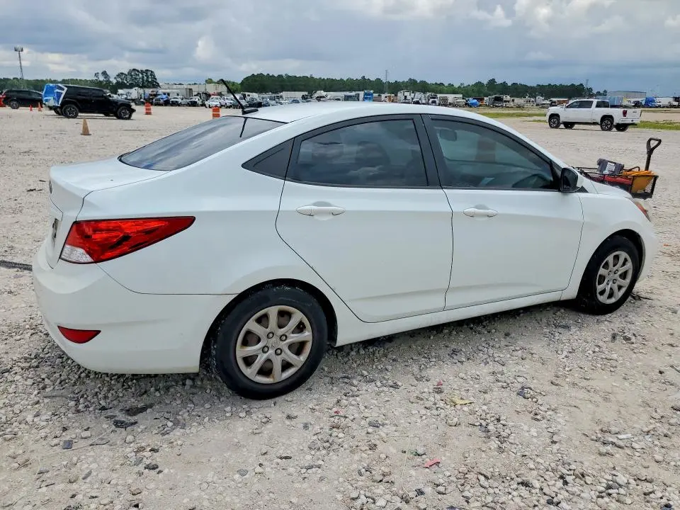 2012 HYUNDAI ACCENT GLS  