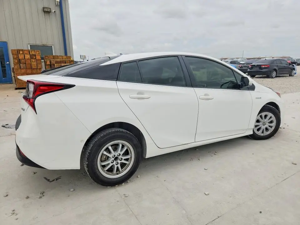 2020 TOYOTA PRIUS LE  