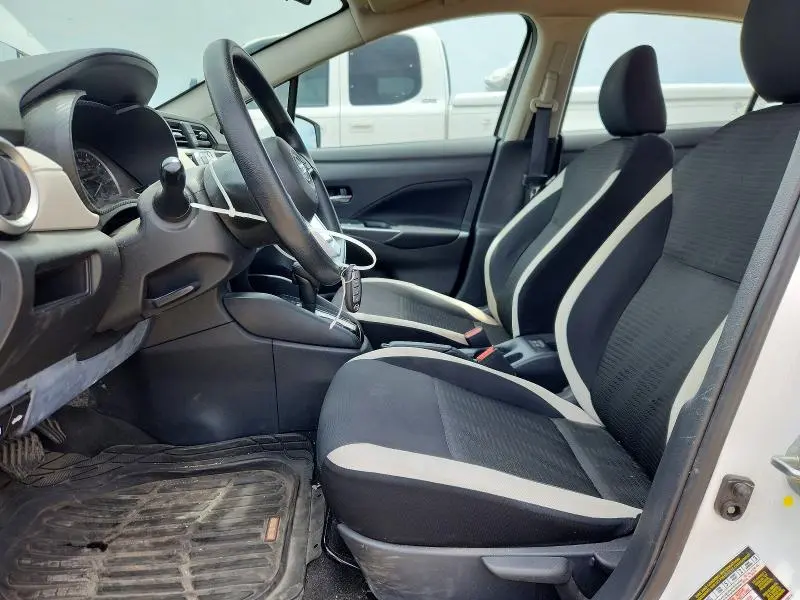 2022 NISSAN VERSA SV  