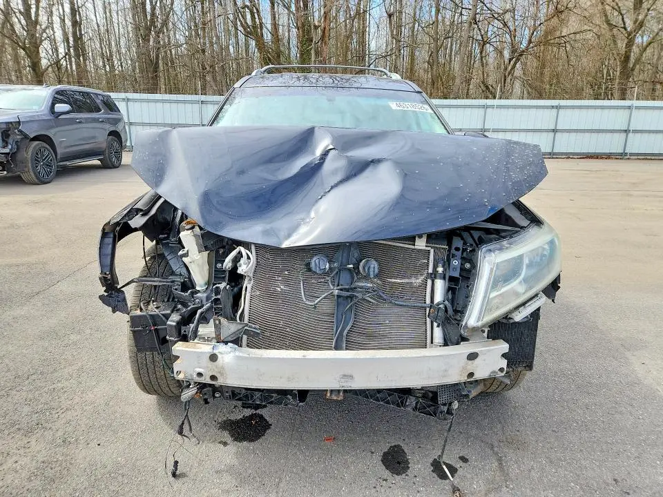 2015 NISSAN PATHFINDER SV  