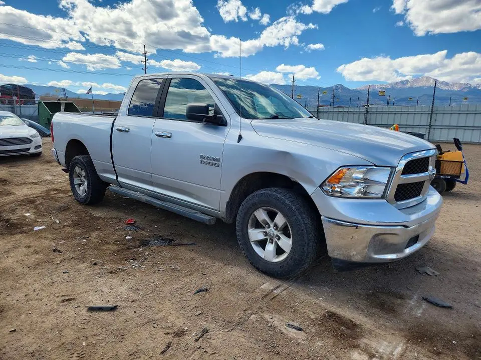 2016 RAM 1500 SLT  