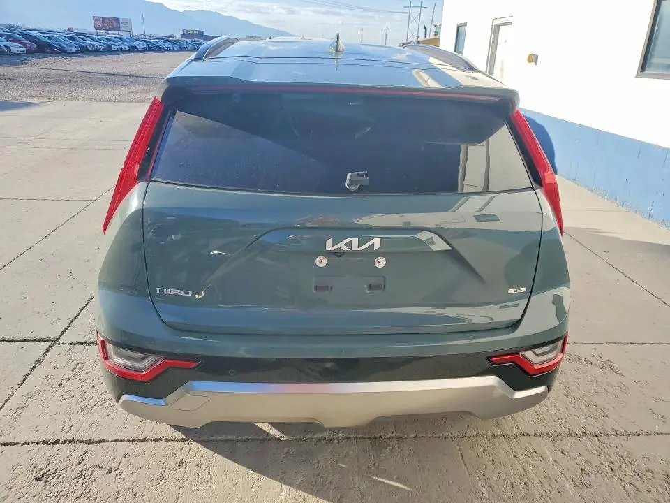 2023 KIA NIRO SX  