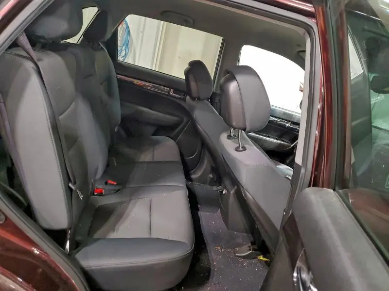 2012 KIA SORENTO BASE  