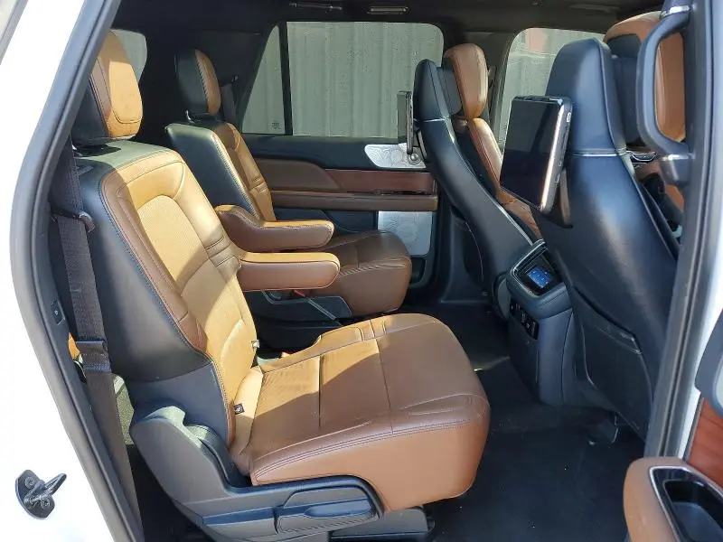 2023 LINCOLN NAVIGATOR L RESERVE  