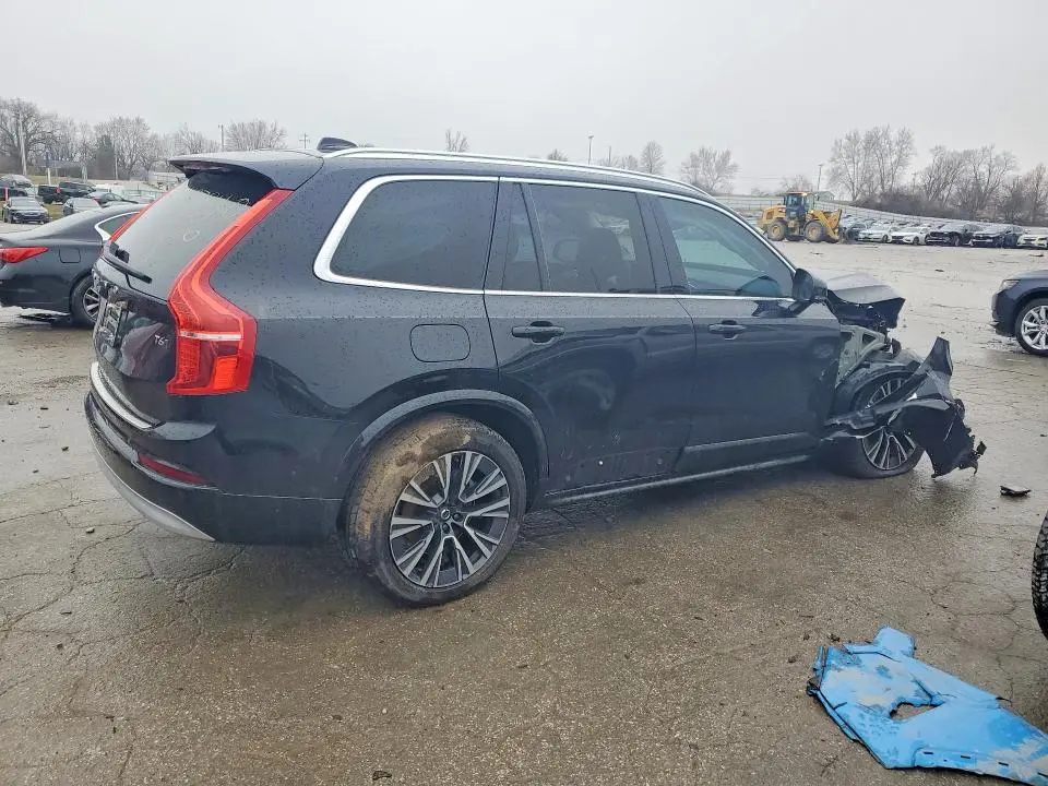 2022 VOLV XC90 T6 MOMENTUM  