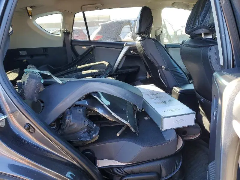 2015 TOYOTA RAV4 XLE  