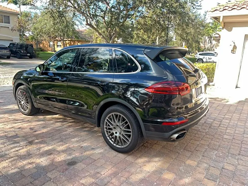 2018 PORSCHE CAYENNE   