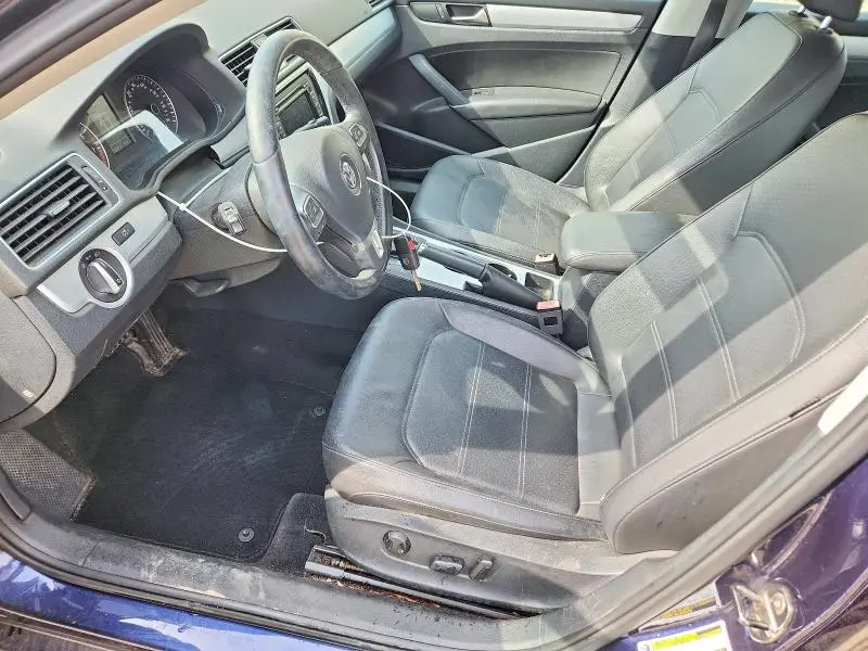 2013 VOLKSWAGEN PASSAT SE  