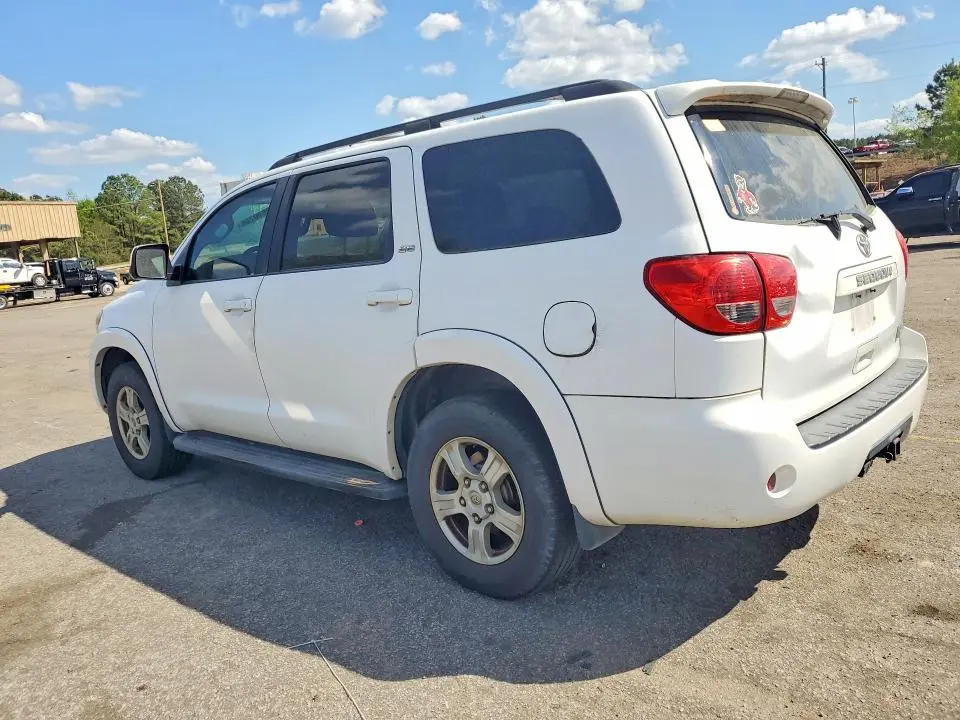 2011 TOYOTA SEQUOIA SR5  